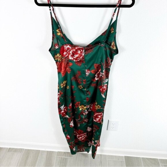 NEW Pretty Little Thing Emerald Green Floral Strappy Satin Cowl Midi Dress - Picture 8 of 9